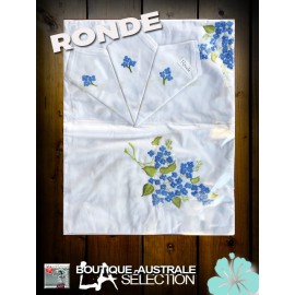 Les nappe ronde 1er choix Madagascar fleurs broderies couleurs.