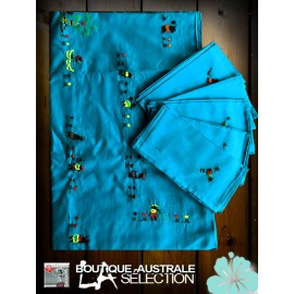 Les nappes madagascar couleur bleu ciel turquoise: broderies personnages