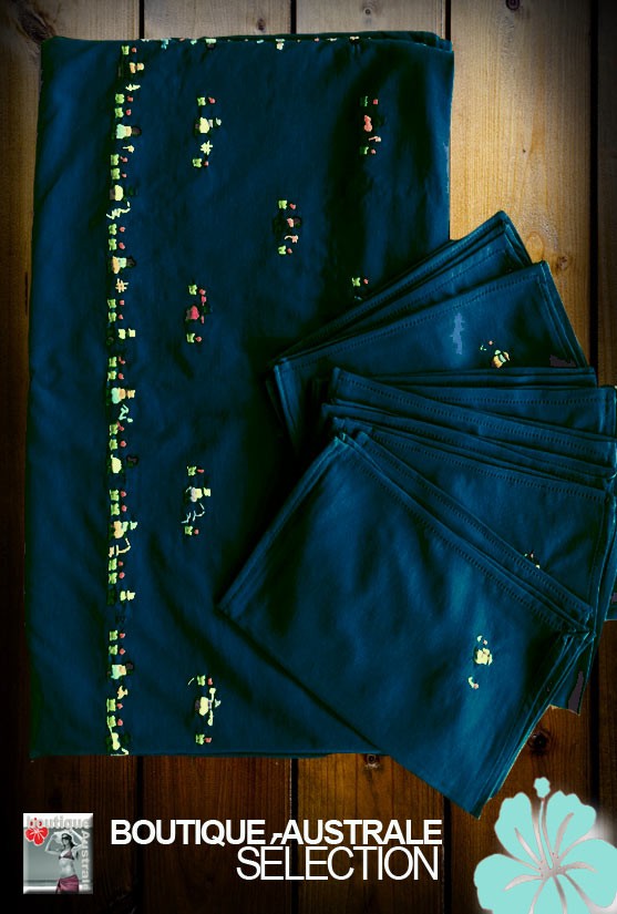 Nappe De Table Brodée Main Bleue - Motif Personnage Madagascar - Dimensions 144x219 Cm - Neuve